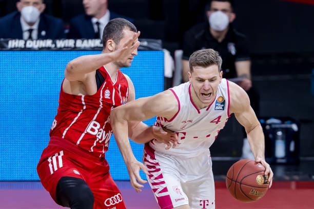 德国队则在 德国队则在