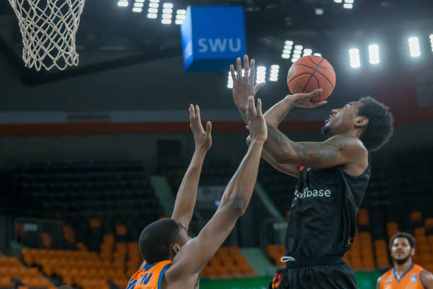 面对强劲的 面对强劲的