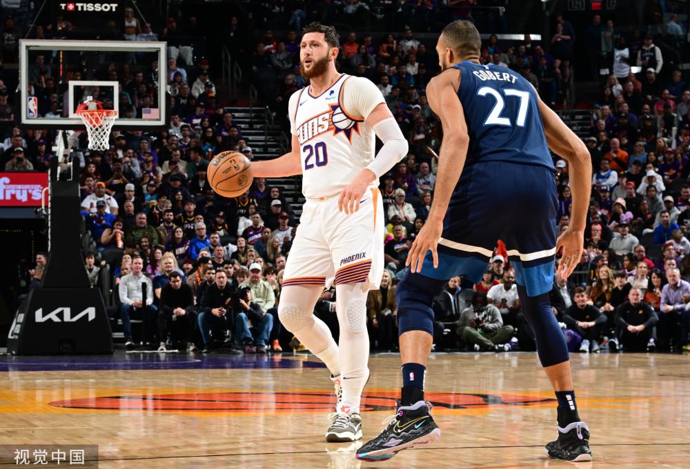 既能在防守 既能在防守